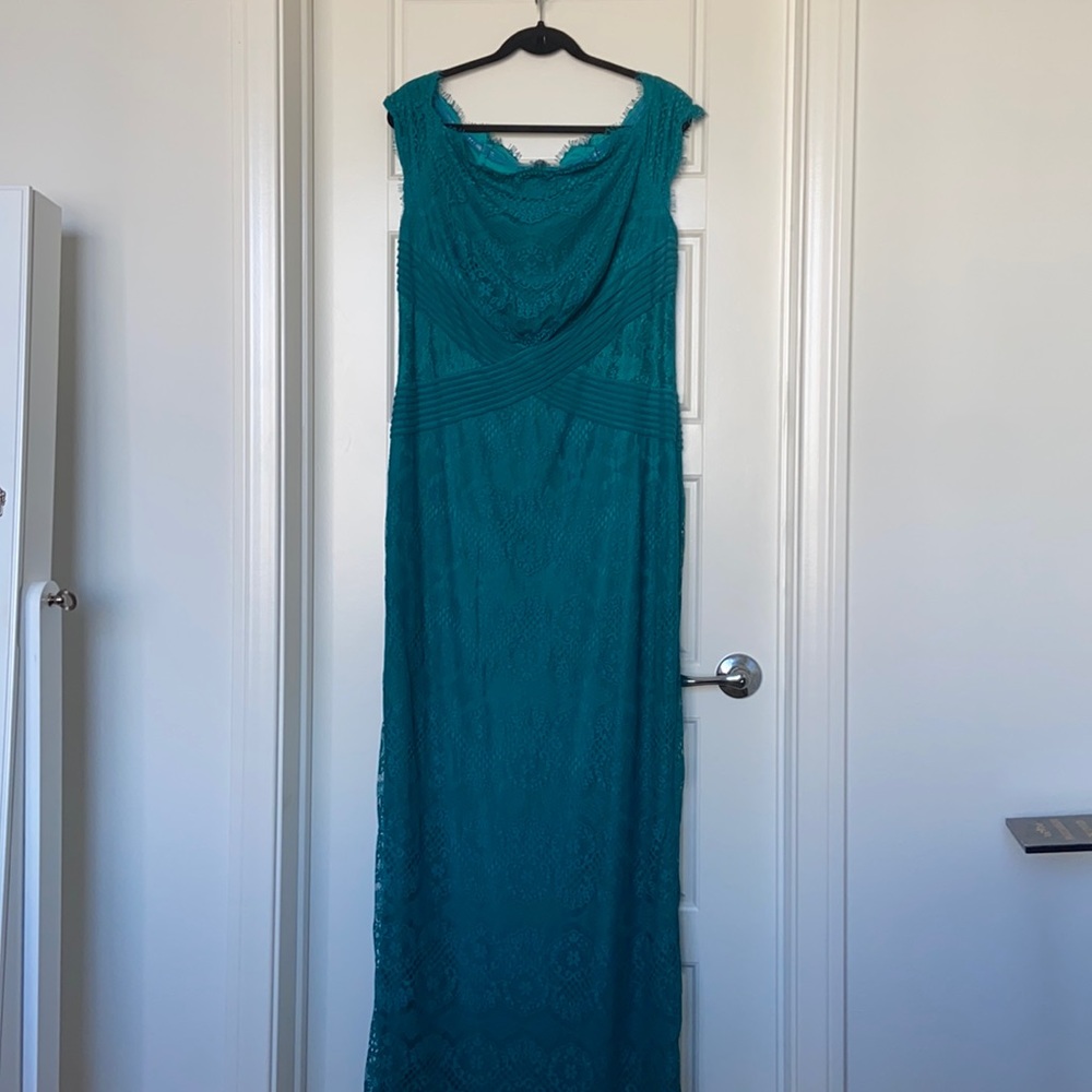 Tadashi Shoji lace formal dress.